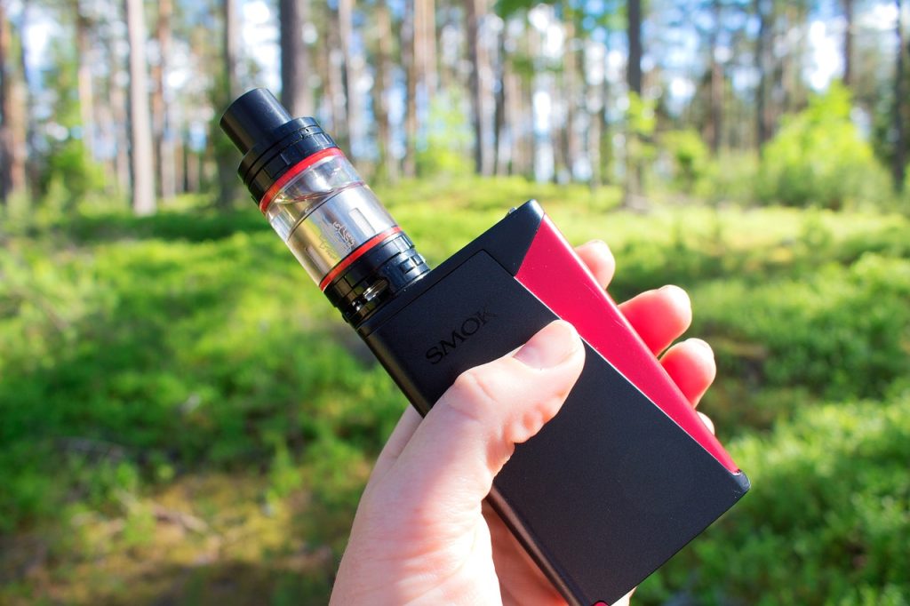 Cigarette électronique : les astuces pour vapoter sans tousser - plare. 63abdc9ccf2e246a5c3fb325862b1884 - plare.