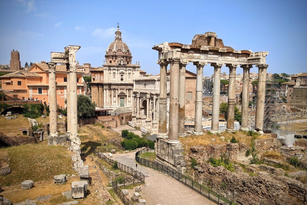 Le Forum Romain : Un Monument Historique Unique et Emblématique - plare. Le Forum Romain - plare.