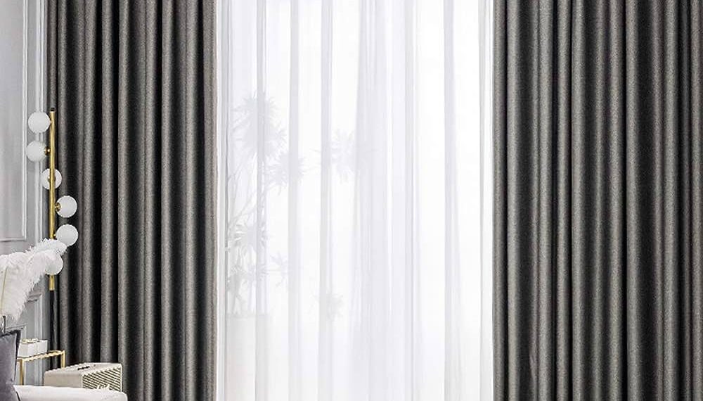 Rideaux et luminosité : Comment jouer avec la lumière naturelle et créer une ambiance dans votre intérieur - plare. Rideaux et luminosité : Comment jouer avec la lumière naturelle et créer une ambiance dans votre intérieur