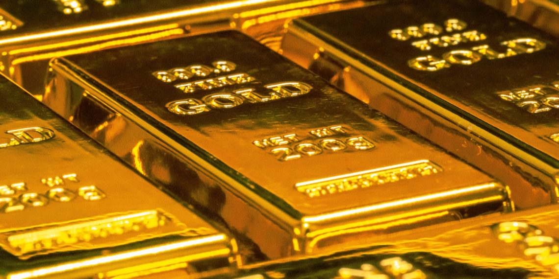 Investir dans l'or : un plus pour protéger et faire fructifier son épargne ? - plare. gold and black metal tool