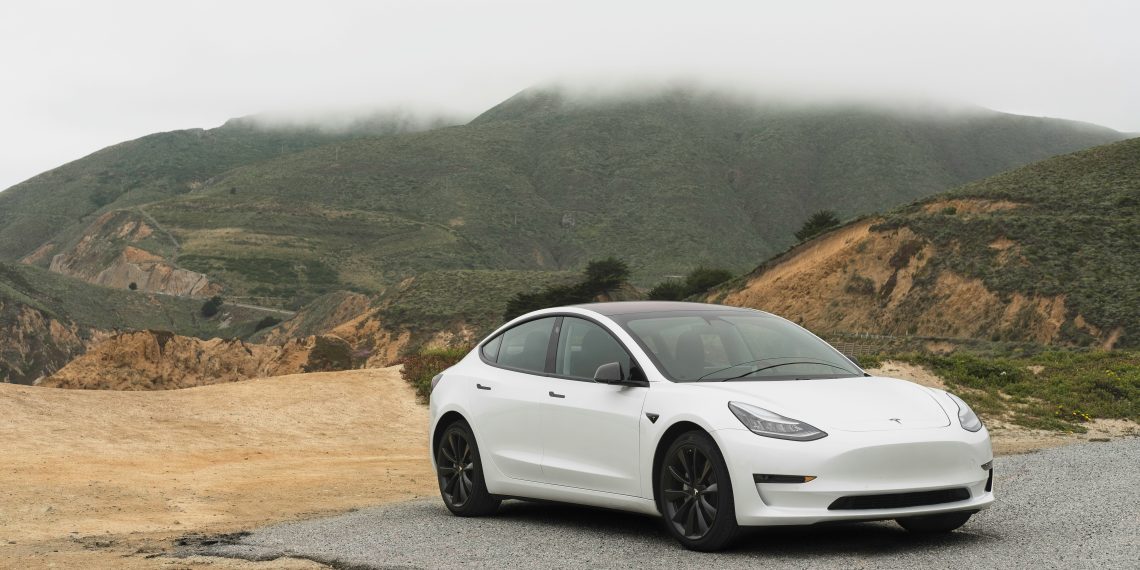 Pourquoi la Tesla Model 3 est LA voiture électrique à posséder? - plare. Pourquoi la Tesla Model 3 est LA voiture electrique a posseder - plare.