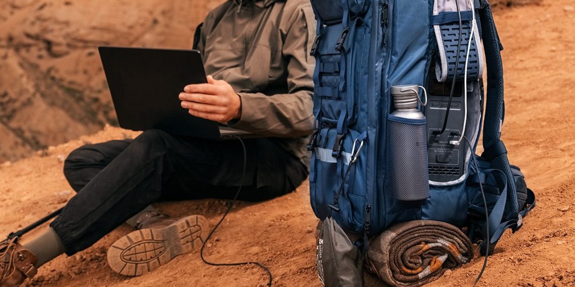 Le sac à dos BLUETTI avec générateur solaire intégré peut alimenter l'ensemble de votre voyage d'aventure en plein air. - plare. Le sac à dos BLUETTI avec générateur solaire intégré peut alimenter l’ensemble de votre voyage d’aventure en plein air.