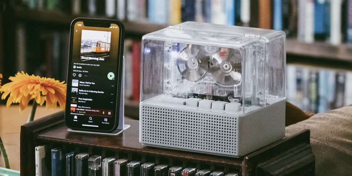 Ce lecteur de cassettes inspiré de l'ingénierie pour adolescents dispose même d'une "cassette Bluetooth" pour écouter Spotify. - plare. Ce lecteur de cassettes inspiré de l’ingénierie pour adolescents dispose même d’une « cassette Bluetooth » pour écouter Spotify.