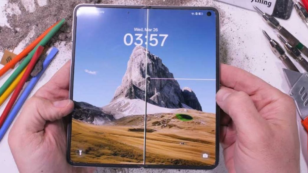 La résistance du Oppo Find N5 mise à l'épreuve : être mince n'est pas un atout