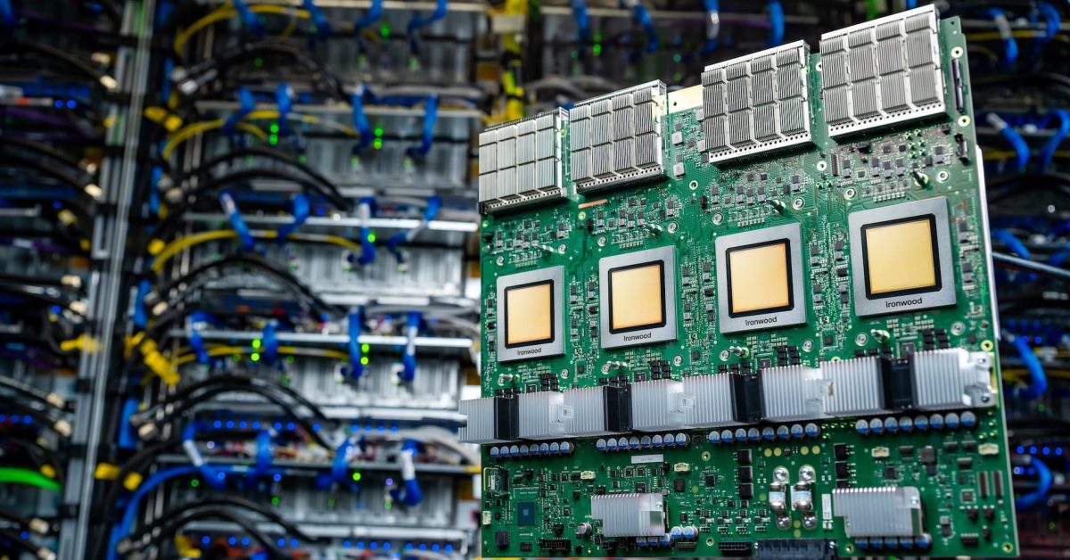 Google dévoile le TPU Ironwood de 7e génération et Lyria, l'outil innovant de création musicale.