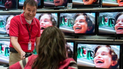 Disney+ ha appena lanciato una sorprendente miniserie basata su una sconvolgente storia vera