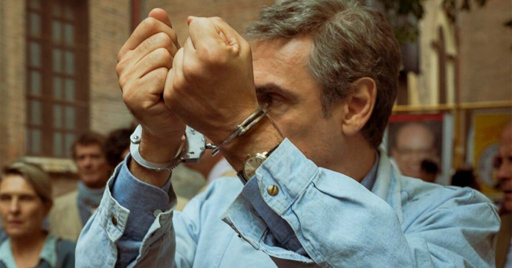 Portobello: la prima clip ufficiale della serie italiana HBO sul conduttore Enzo Tortora