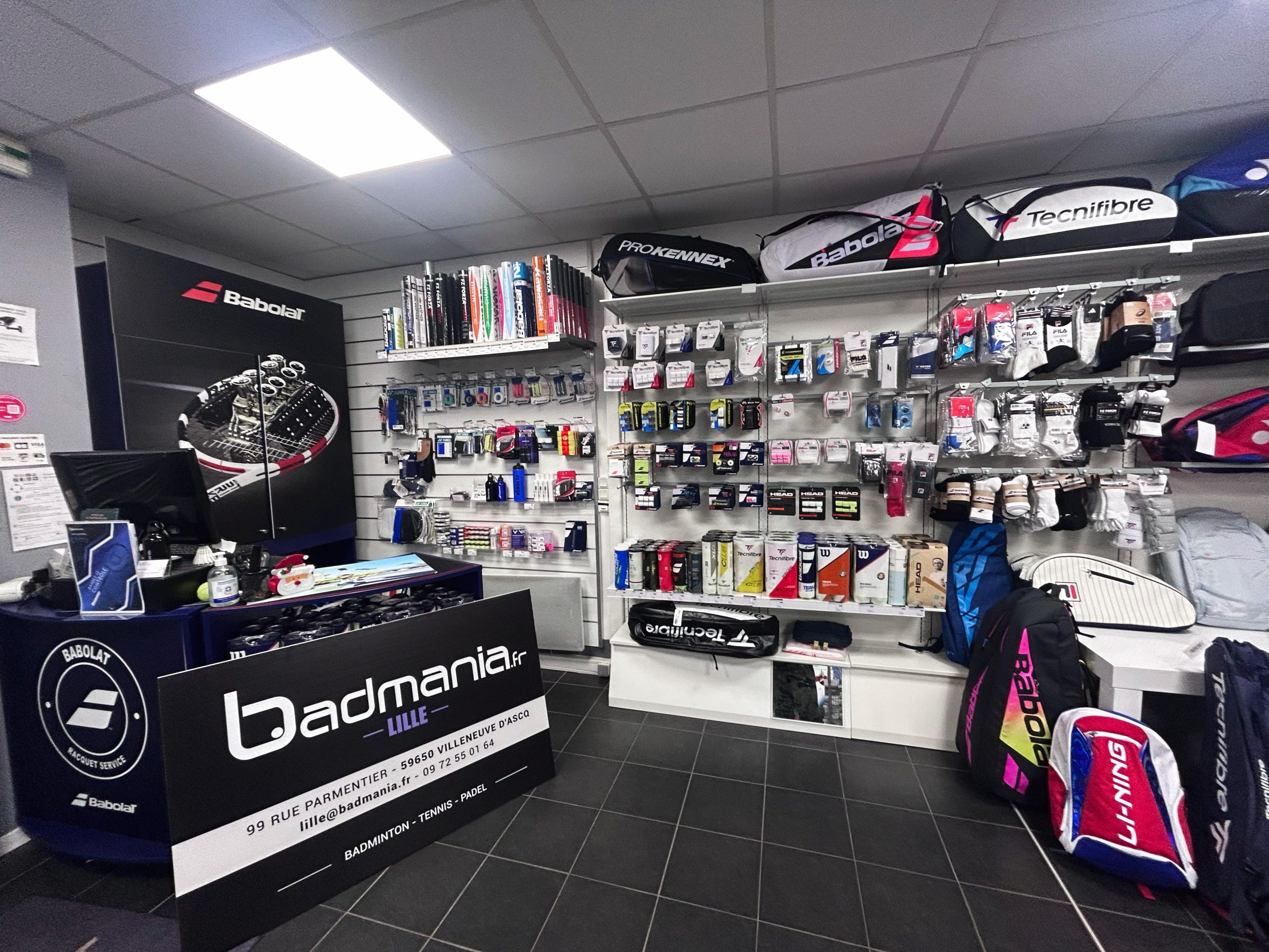 découvrez notre sélection de boutiques dédiées au tennis. que vous soyez débutant ou joueur confirmé, trouvez l'équipement idéal, des vêtements tendance et des accessoires de qualité pour améliorer votre jeu et votre style sur le court.