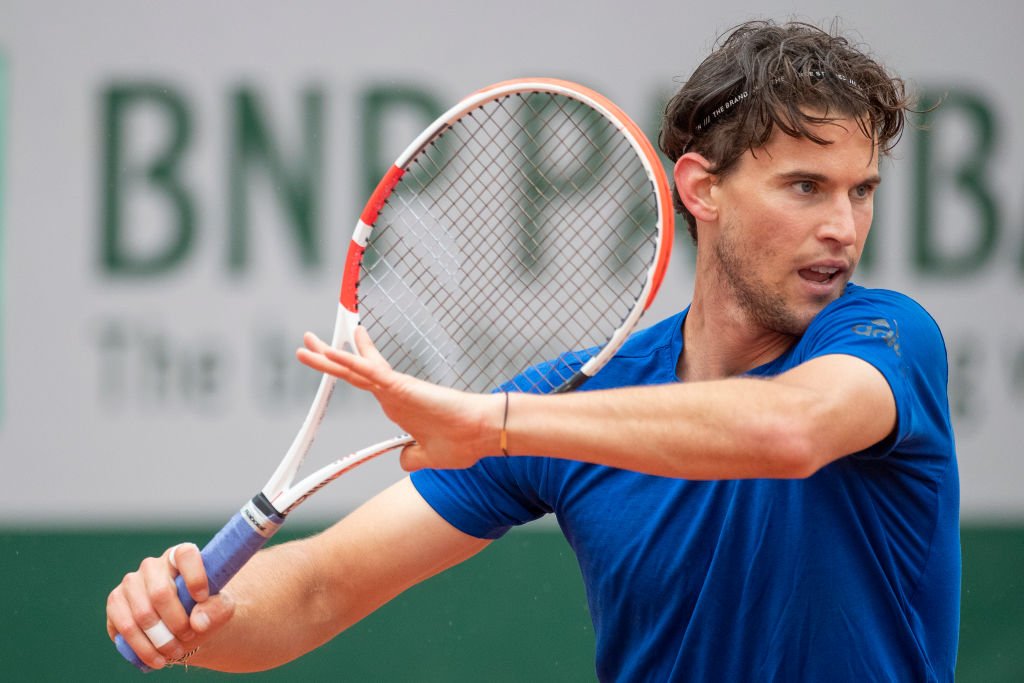 découvrez les joueurs de tennis les plus riches du monde et leur parcours fascinant. apprenez-en davantage sur leurs gains impressionnants, leurs contrats de sponsoring et leur style de vie luxueux.