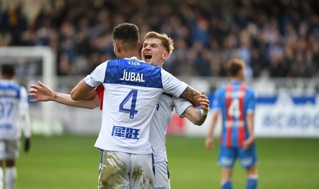 découvrez l'histoire captivante des légendes du football d'aj auxerre, un club emblématique qui a marqué le paysage du football français. revivez les moments forts, les joueurs emblématiques et les souvenirs inoubliables qui font la fierté de cette équipe mythique.