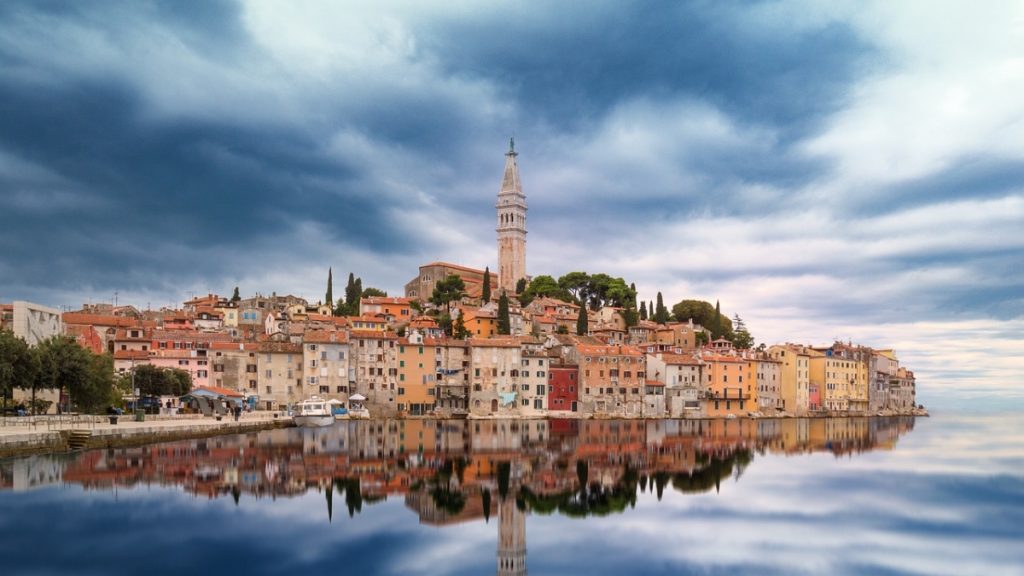 découvrez les pièges à éviter lors de votre voyage en croatie pour profiter pleinement de ce pays magnifique. de la planification de votre itinéraire aux astuces sur les lieux à visiter, nous vous donnons des conseils pour un séjour inoubliable sans surprises désagréables.