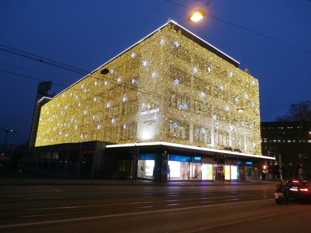 découvrez l'univers des casinos en suisse, où luxe et divertissement s'entremêlent. explorez nos guides sur les meilleurs établissements de jeux, leurs offres uniques, et les réglementations en vigueur. plongez dans une expérience de jeu inoubliable au cœur des alpes suisses.