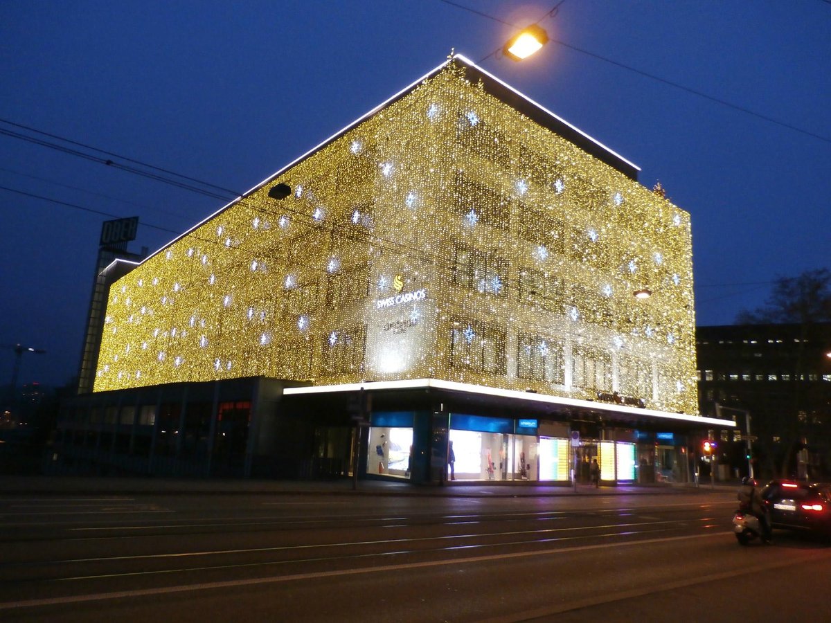 découvrez l'univers des casinos en suisse, où luxe et divertissement s'entremêlent. explorez nos guides sur les meilleurs établissements de jeux, leurs offres uniques, et les réglementations en vigueur. plongez dans une expérience de jeu inoubliable au cœur des alpes suisses.