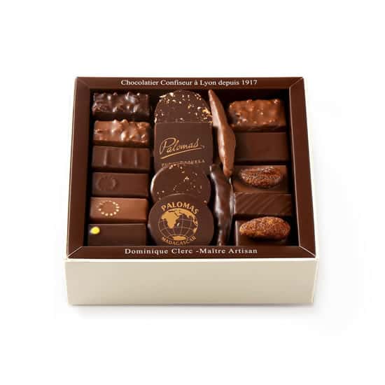 découvrez les meilleurs chocolatiers en ligne pour savourer des délices chocolatés artisanaux. commandez facilement des créations uniques, des pralines raffinées et des assortiments gourmands livrés directement chez vous.
