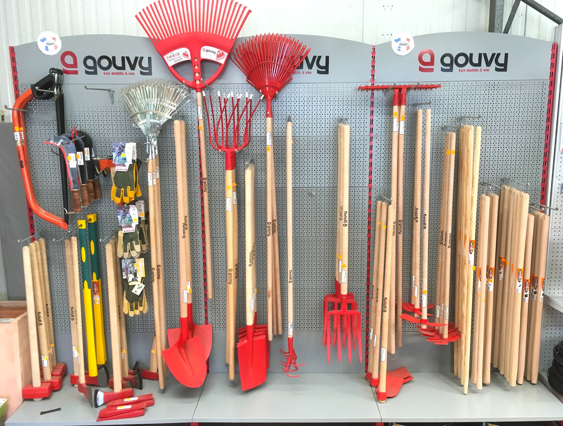 découvrez notre sélection de marques d'outils de jardin de haute qualité pour tous vos projets de jardinage. que vous soyez un amateur ou un professionnel, trouvez les outils adaptés à vos besoins et donnez vie à votre jardin grâce à des équipements fiables et innovants.