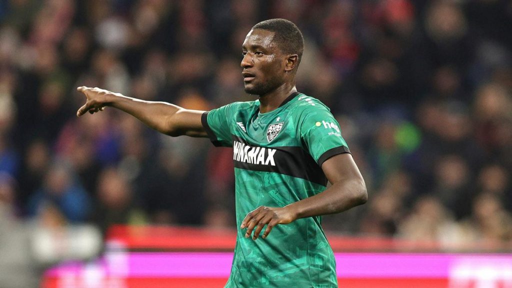 découvrez les meilleurs buteurs de football de l'année, leurs statistiques impressionnantes et les moments clés qui les ont propulsés au sommet. suivez l'évolution des stars de demain et revivez les performances inoubliables des légendes du foot.