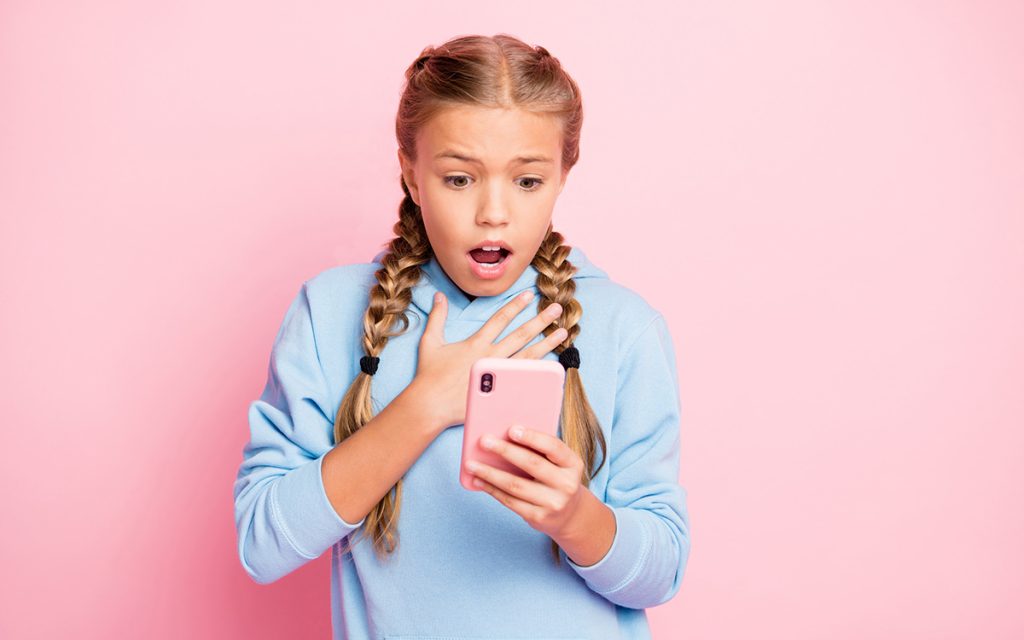 découvrez comment l'intelligence artificielle peut être utilisée de manière sécurisée et responsable par les utilisateurs mineurs. apprenez les bonnes pratiques pour protéger la vie privée des jeunes tout en tirant parti des outils technologiques innovants.