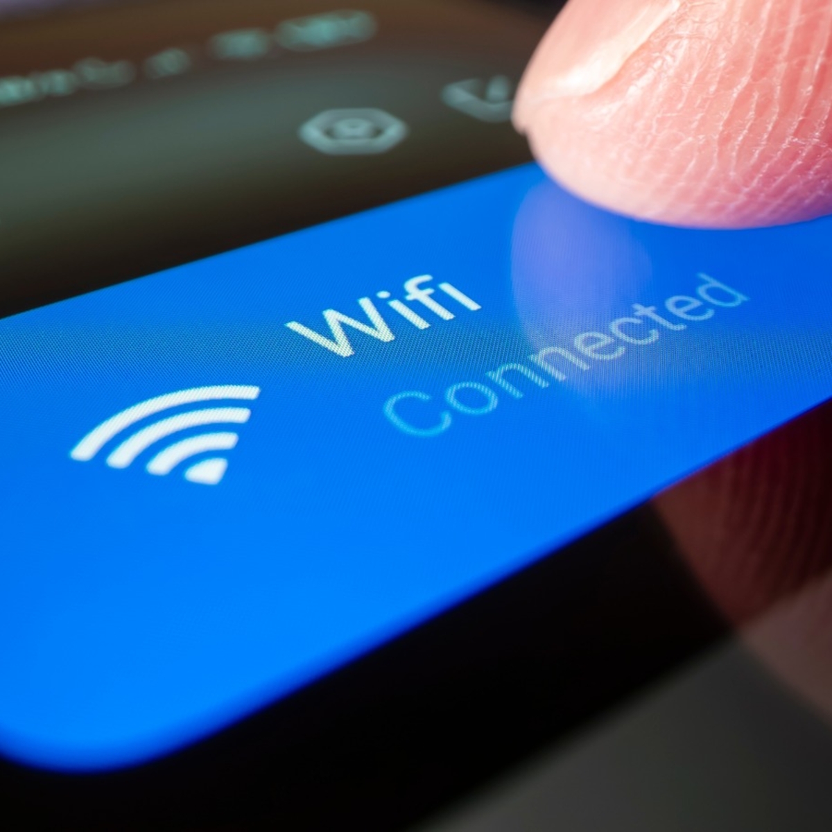 découvrez pourquoi google déconseille l'utilisation du wifi public et comment protéger vos données lors de vos connexions à des réseaux gratuits.
