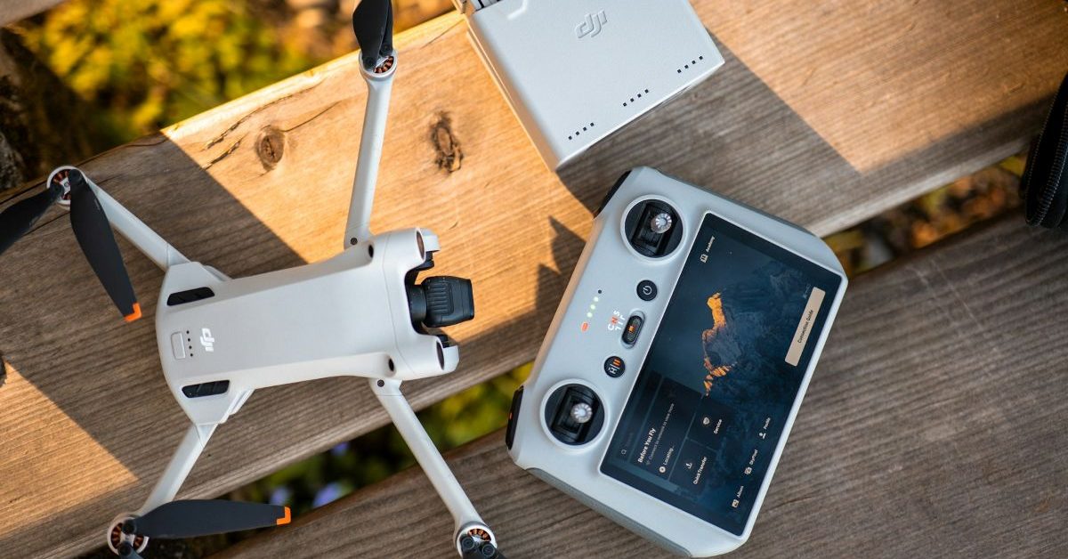 DJI face à la blacklist américaine : impacts sur les ventes de drones et l'avenir du marché.
