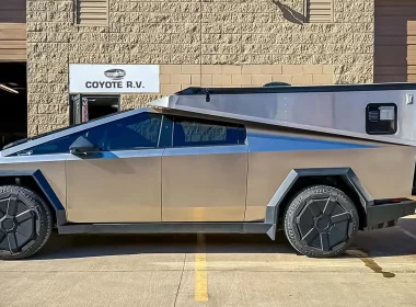 ford adopte la gigafonderie et la technologie 48v pour le cybertruck, alliant innovation et performance électrique avancée.