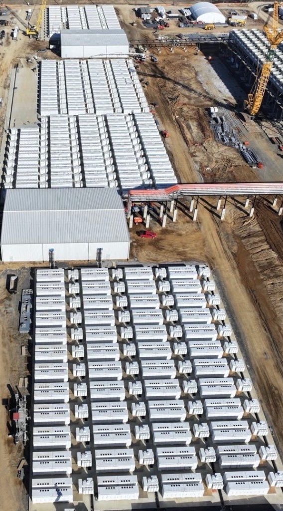 découvrez comment le tesla megapack alimente un centre d'intelligence artificielle au brésil, garantissant une énergie fiable et durable pour les technologies de pointe.