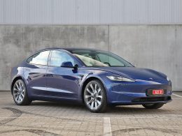 découvrez comment un cadre de tesla interpelle le sénat français sur les enjeux et perspectives de l'autonomie des véhicules électriques.