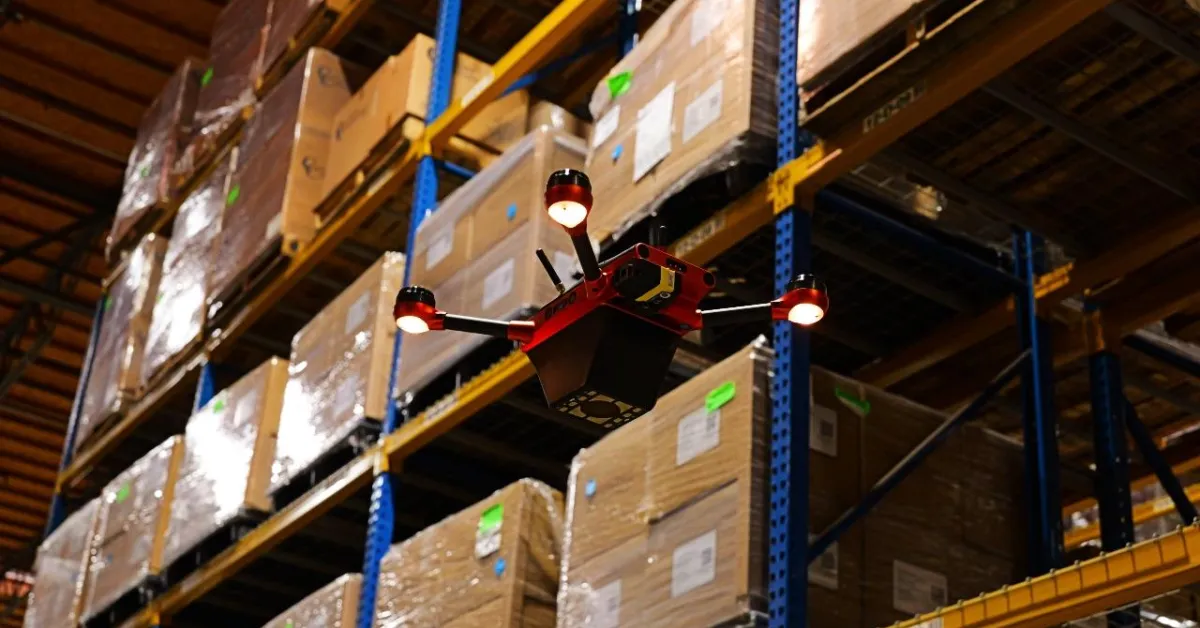 Drones dans les entrepôts : la révolution qui remplace les inventaires traditionnels