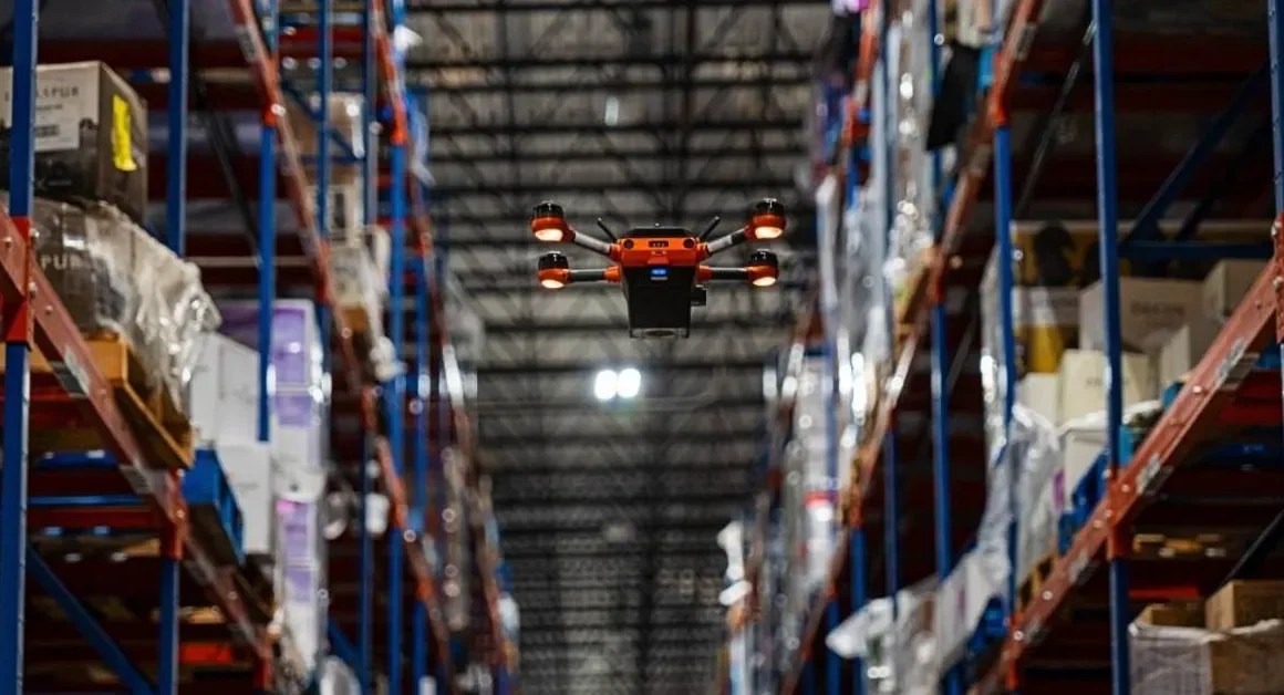 Drones révèlent 35 000 erreurs dans les entrepôts d'alcool : un scandale à ne pas négliger