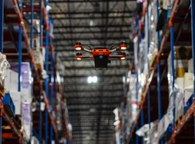 Drones révèlent 35 000 erreurs dans les entrepôts d'alcool : un scandale à ne pas négliger