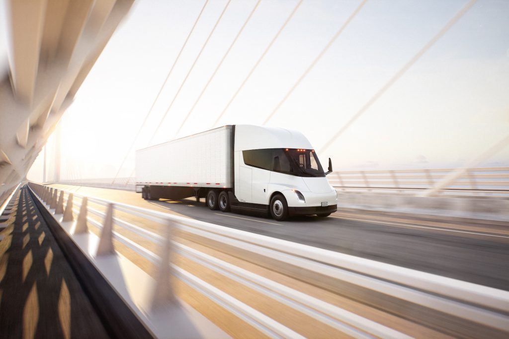 découvrez comment le tesla semi inspire l'adoption grâce à l'expérience d'un nouvel utilisateur, entre innovation et performance.