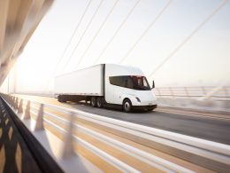 découvrez comment le tesla semi inspire l'adoption grâce à l'expérience d'un nouvel utilisateur, entre innovation et performance.