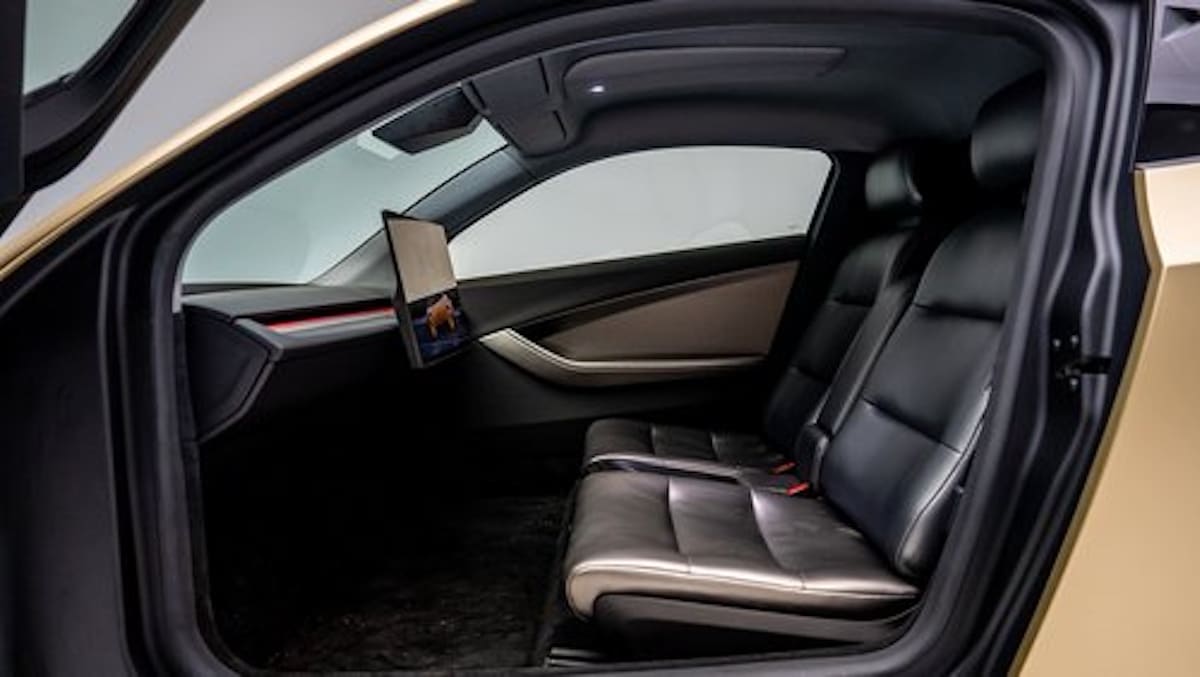 découvrez la tesla cybercab et sa fonctionnalité essentielle discrète qui allie innovation et design pour une expérience unique.