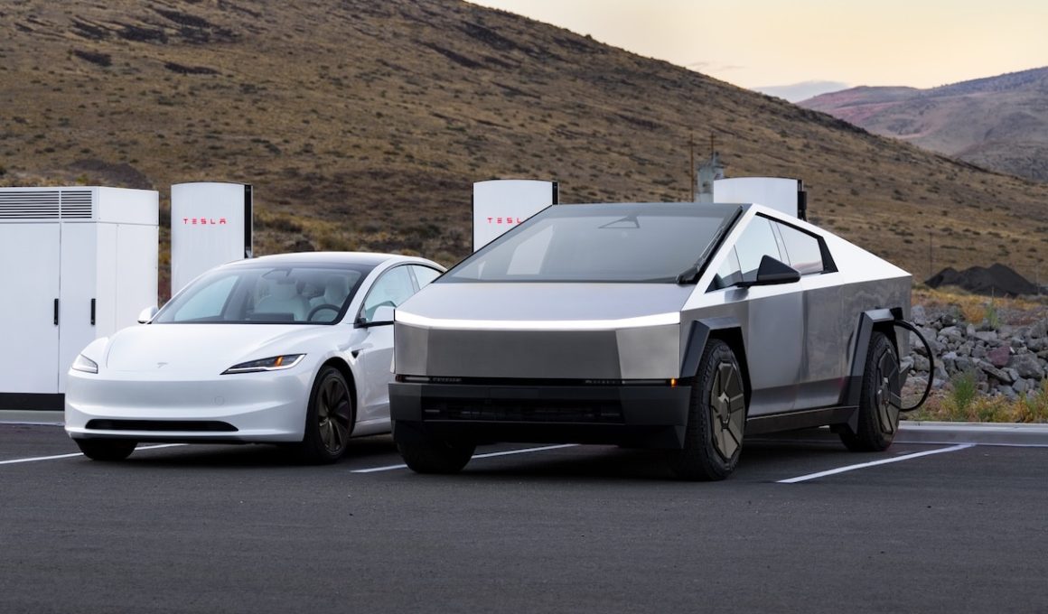 tesla déploie la nouvelle génération de superchargeurs v4 avec 400 bornes, offrant une recharge ultra-rapide et une meilleure expérience pour les conducteurs de véhicules électriques.