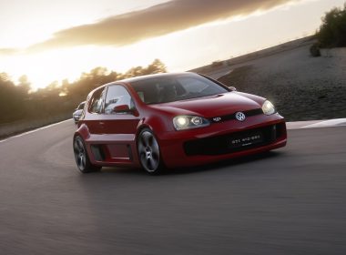 découvrez le retour d'une entreprise logistique texane avec le tesla semi, explorant l'impact de ce camion électrique innovant sur le secteur du transport durable.