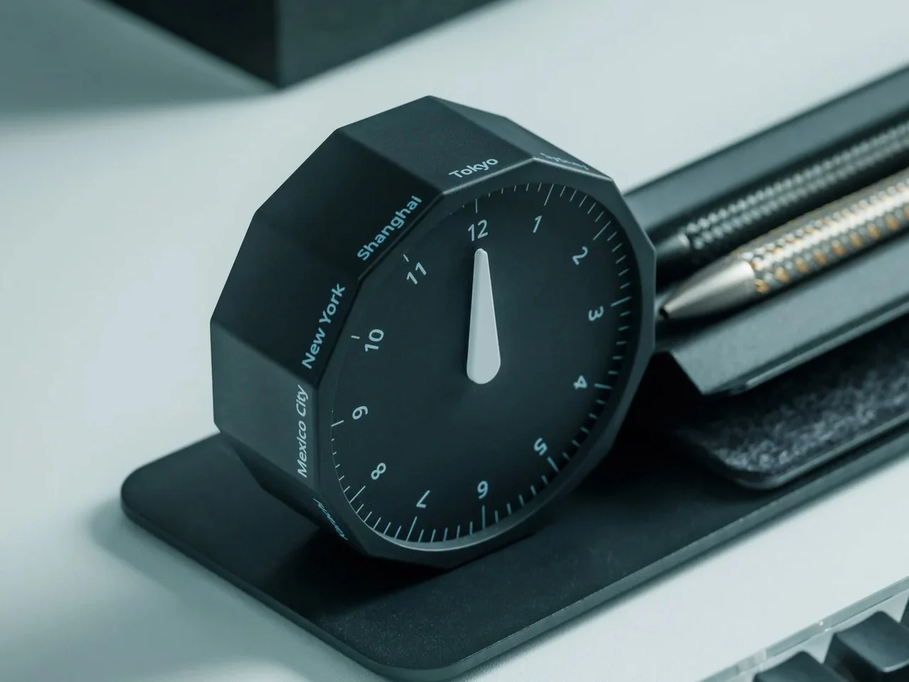 5 Horloges de Bureau Innovantes Qui Transformeront Votre Espace de Travail !