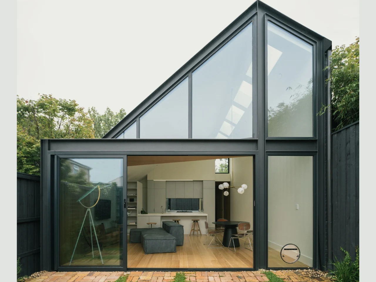 Découvrez la Rénovation de 190m² à Melbourne : Un Chef-d&rsquo;Œuvre Caché Qui Éblouit Sans Toucher la Rue !