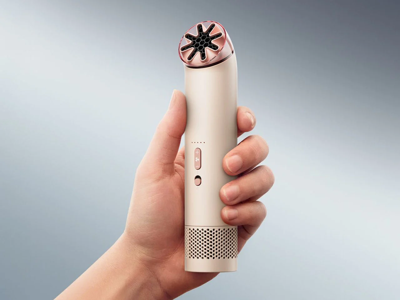 Découvrez le HushJet Mini Cool de Dyson : le mini ventilateur sans pales qui surprend par son design audacieux !