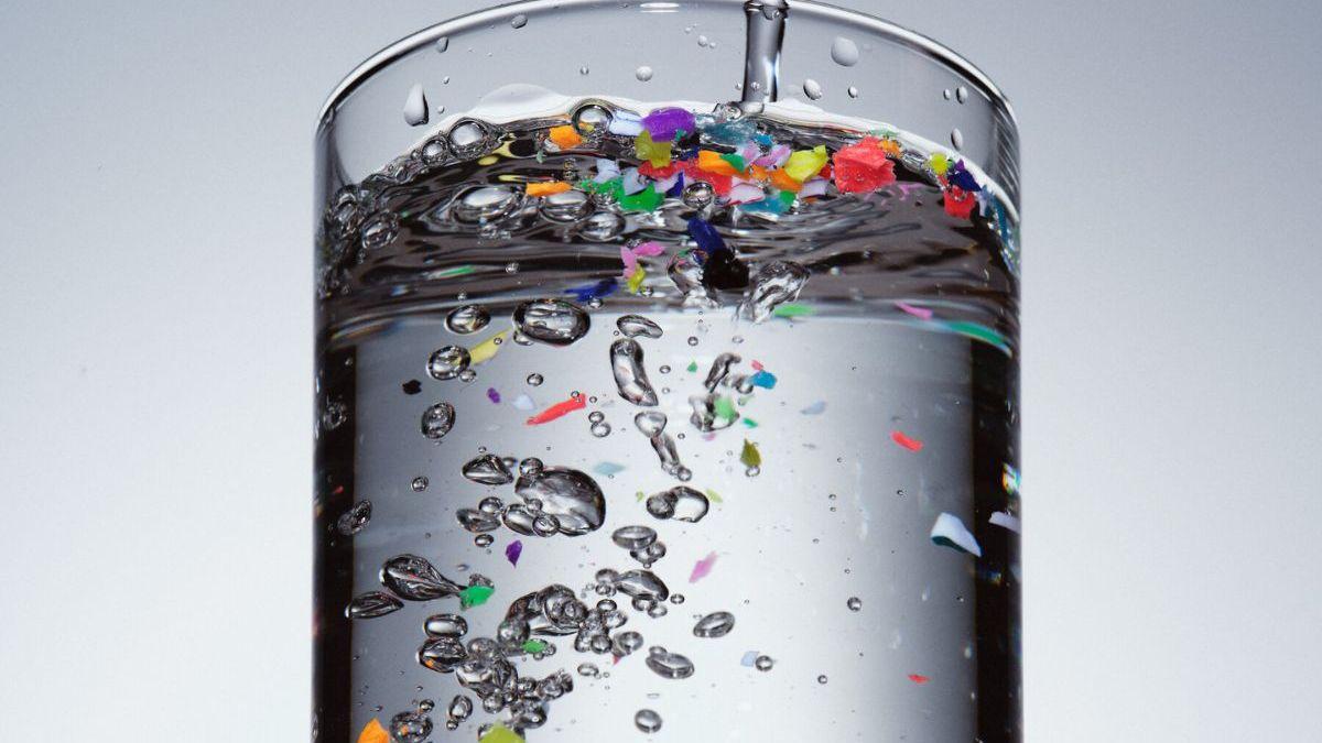 Un dispositif innovant du Conicet pour éliminer les micro et nanoplásticos de l’eau potable