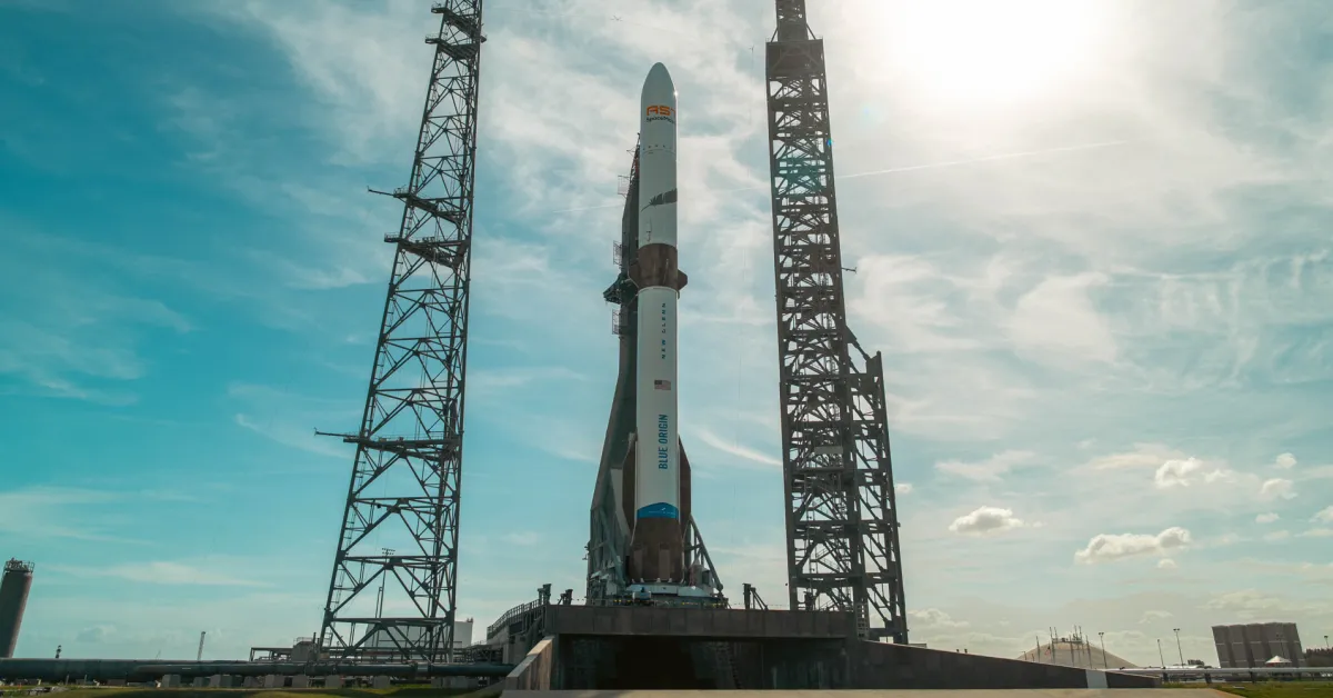 Blue Origin : la fusée New Glenn explose sur le pas de tir et renverse une tour de foudre, aucun blessé - plare. Blue Origin : la fusée New Glenn explose sur le pas de tir et renverse une tour de foudre, aucun blessé
