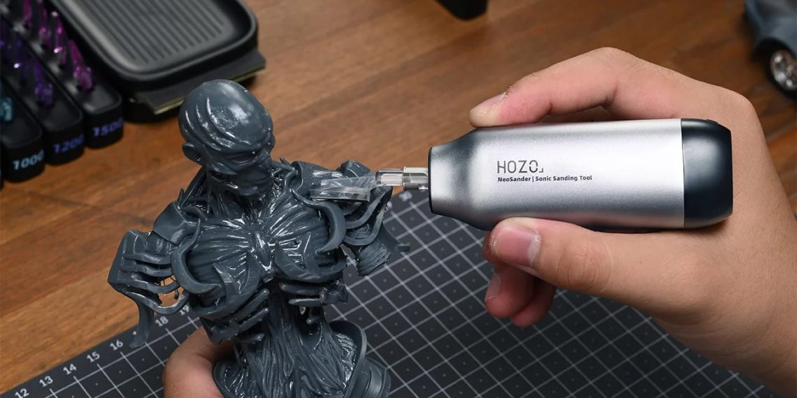 Cet outil de découpe ultrasonique vibre 40 000 fois par seconde pour une finition plus propre des impressions 3D, et il est en promo