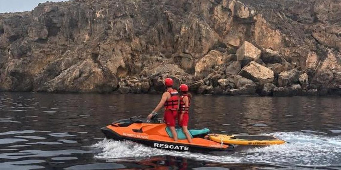 Secours héroïque d&rsquo;une couple et de leur chien en paddle surf à Mazarrón