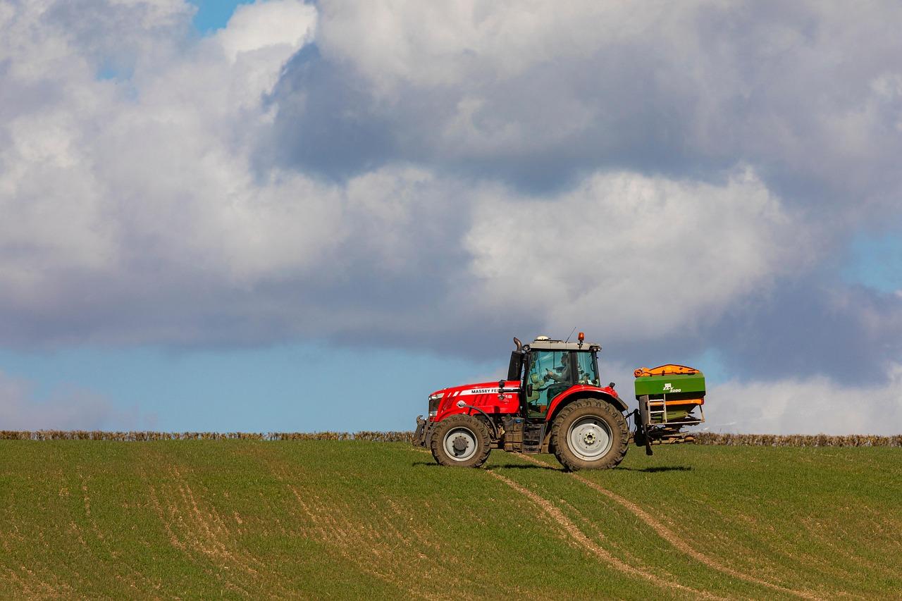 Guide complet de l’huile UTTO pour tracteurs et machines agricoles : usages, avantages et prix en euros