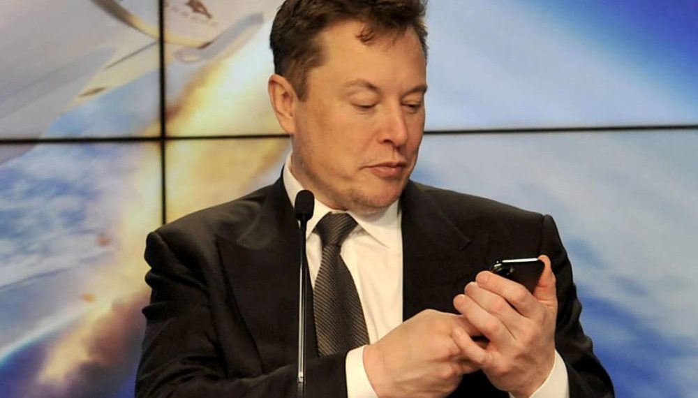 Tesla Phone, pas vraiment : un analyste évoque un smartphone proche du modèle idéal