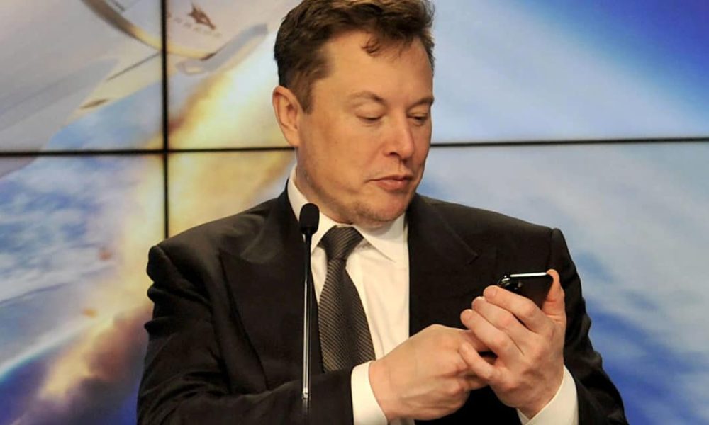Tesla Phone : pas tout à fait, mais presque selon un analyste - plare. Tesla Phone, pas vraiment : un analyste évoque un smartphone proche du modèle idéal