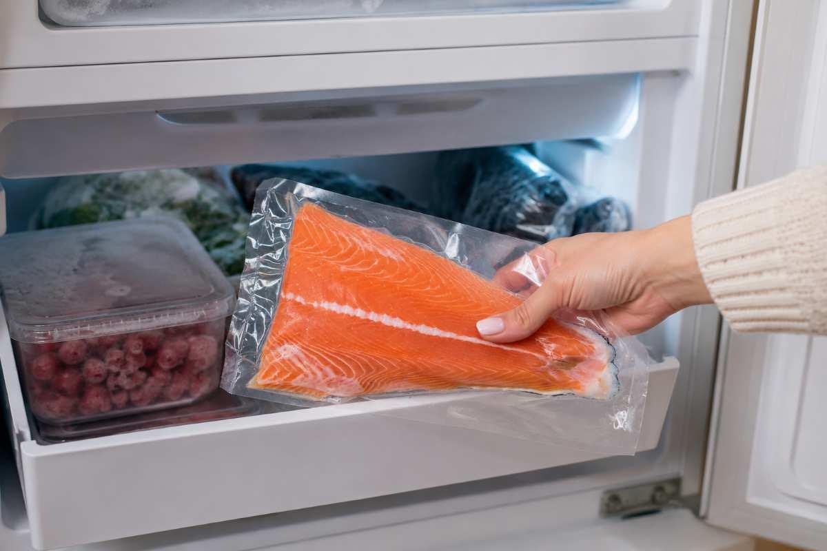Migration silencieuse du plastique au poisson dans le frigo : comment les emballages alimentaires libèrent des substances chimiques - plare. Migration silencieuse du plastique au poisson dans le frigo : comment les emballages alimentaires libèrent des substances chimiques