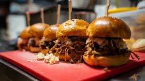 Burgers, pulled pork et buns : la street-food qui fait vibrer le barbecue