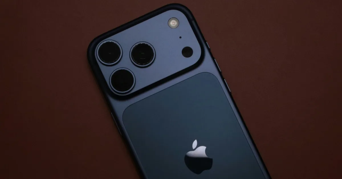 iPhone 18 Pro : un bloc photo plus imposant selon les fuites, voici pourquoi