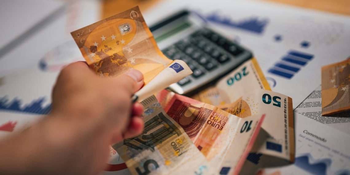 Calculez la différence entre 1800 brut et net : combien cela revient-il en euros ? - plare. Calculez la différence entre 1800 brut et net : combien cela revient-il en euros ?