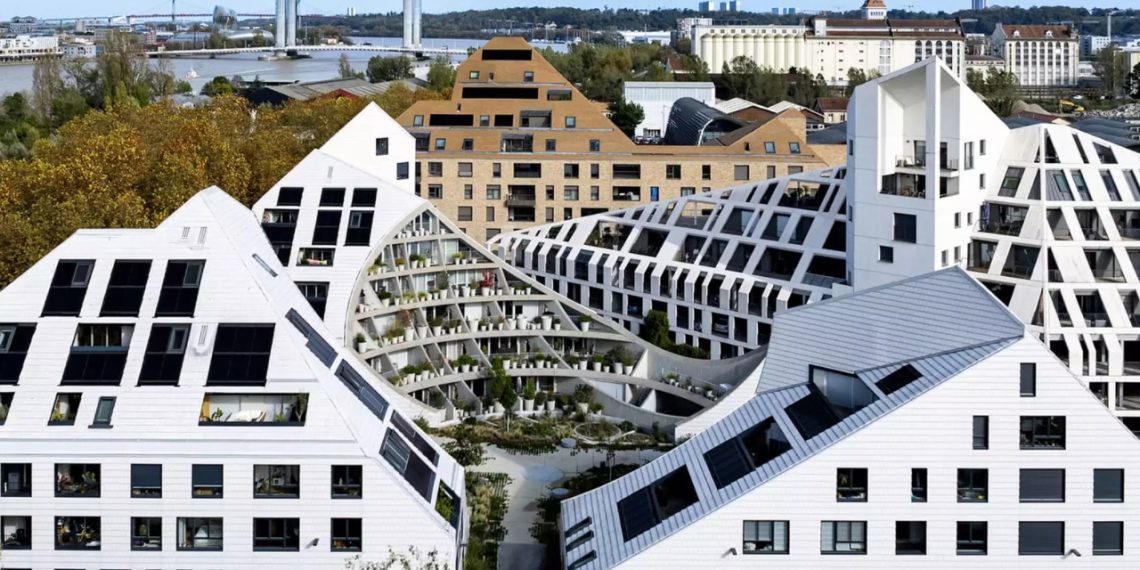 MVRDV transforme un bloc résidentiel avec une vallée secrète végétalisée au cœur du projet - plare. MVRDV transforme un bloc résidentiel avec une vallée secrète végétalisée au cœur du projet