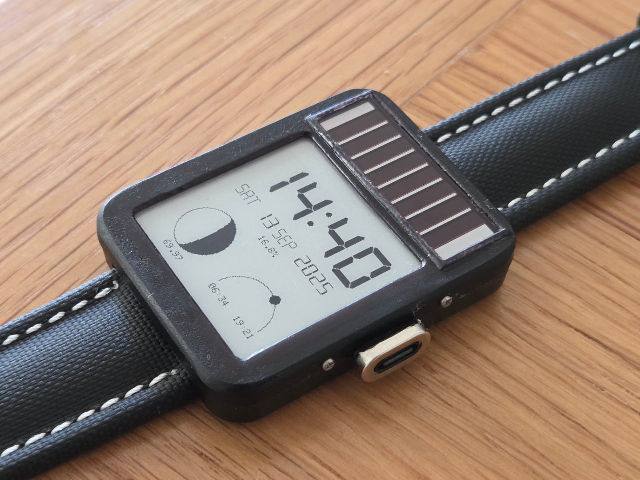 Cette smartwatch solaire a tenu 9 mois sur batterie avant la recharge par panneau solaire - plare. Cette smartwatch solaire a tenu 9 mois sur batterie avant la recharge par panneau solaire